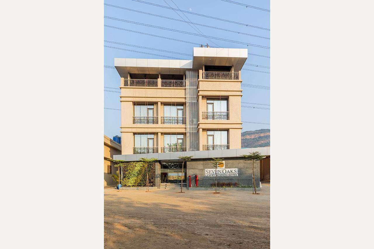 Hotel Seven Oaks Нави Мумбаи Экстерьер фото