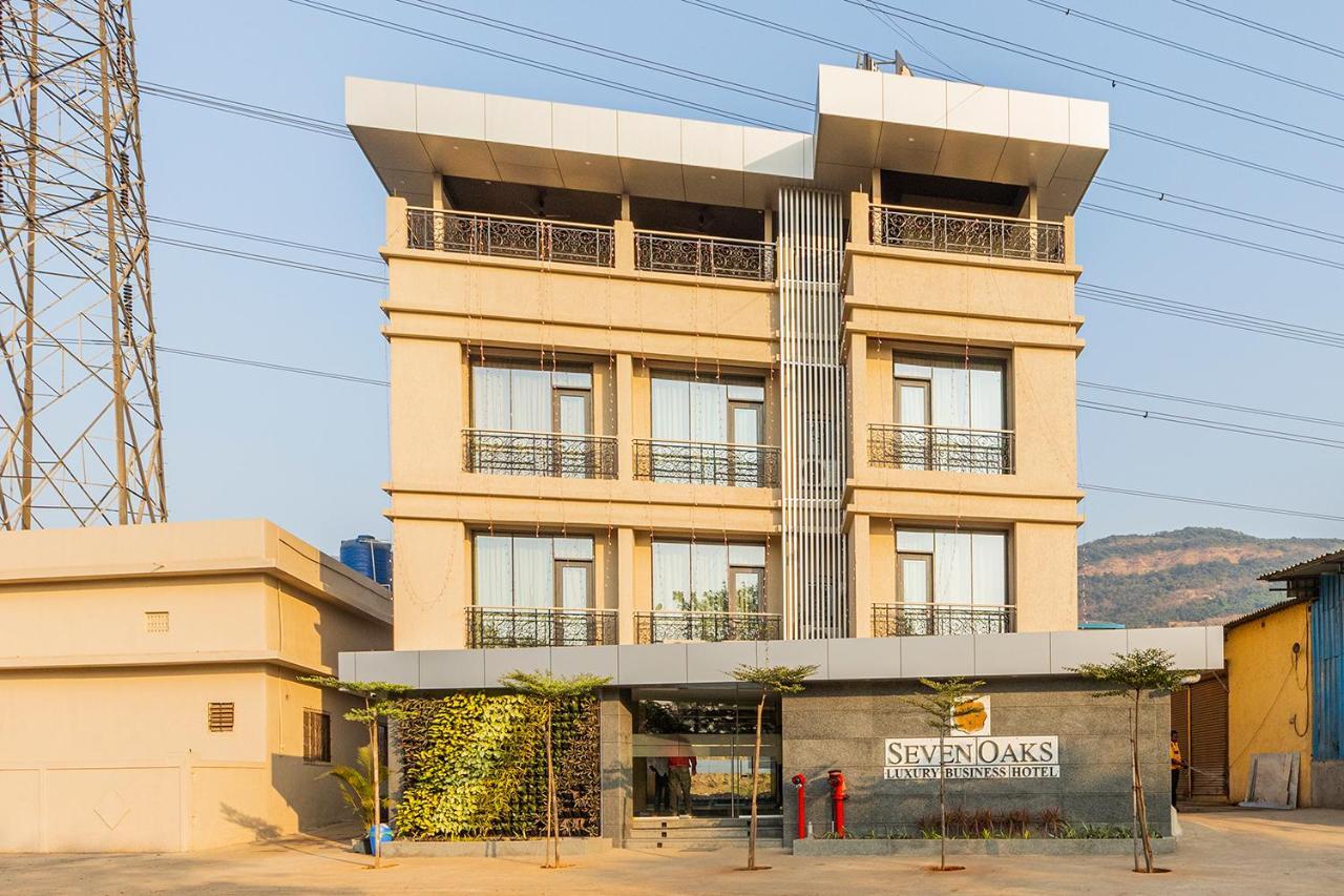 Hotel Seven Oaks Нави Мумбаи Экстерьер фото